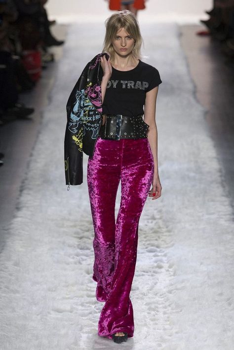 Pink Velvet Pants, 40 Birthday, Looks Country, Moda Chic, Jeremy Scott, Top 40, Velvet Pants, Mein Style, Glam Rock