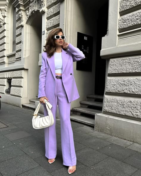 Formal Purple Outfit, Lilac Suits Women, Prom Suits Women Elegant, Lavender Blazer Outfit, Purple Fashion Aesthetic, Purple Suit Women, Prom Suits Women, Purple Blazer Outfit, Purple Trousers