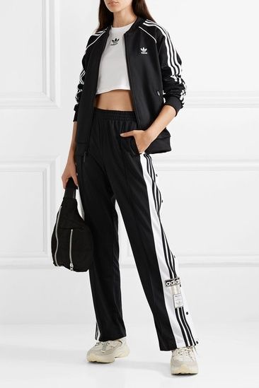 Looks Adidas, Adidas Outfit Women, Mode Ulzzang, Mode Kylie Jenner, Tracksuit Outfit, Adidas Outfit, Ulzzang Fashion, Sporty Outfits, Kpop Fashion Outfits