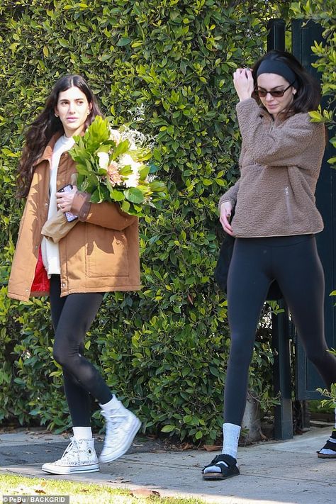 Kendall Jenner Gym, Kendall Jenner Paparazzi, Kendall Jenner And Bella Hadid, Lauren Perez, Casual Oufits, Pakistani Fashion Party Wear, Jenner Style, Tuesday Morning, Fall Fits