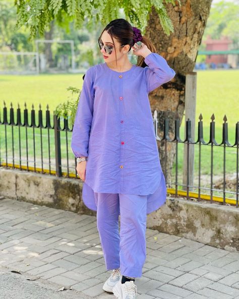 Astar Wale Suits Design, Cot Sets Dress For Women, Simple Dress Casual, Simple Kurta Designs, Pakistani Fashion Casual, Trendy Shirt Designs, Stylish Short Dresses, Dresses Beautiful, Modest Dresses Casual