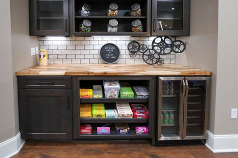 Popcorn Snack Bar, Home Theater Snack Bar Ideas, Movie Room Snack Bar, Home Theater Snack Bar, Kids Hangout Room, Transitional Basement, Basement Movie Room, Movie Theater Rooms, Home Theater Room Design