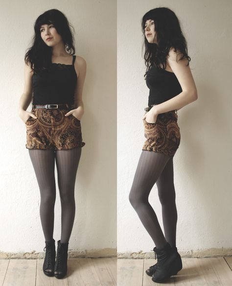 Sonja Erzabet - 09022013 Shorts And Tights Outfit Summer, Shorts With Tights Outfit Summer, Grunge Dress Aesthetic, Tights With Shorts, Looks Street Style, Modieuze Outfits, Tights Outfit, Alternative Outfits, Goth Outfits