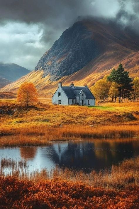 Cottages Scotland, Scottish Cottages, Scottish Mountains, Scotland Highlands, Scottish Castles, Autumn Scenery, Dream Travel Destinations, Autumn Beauty, Scotland Travel