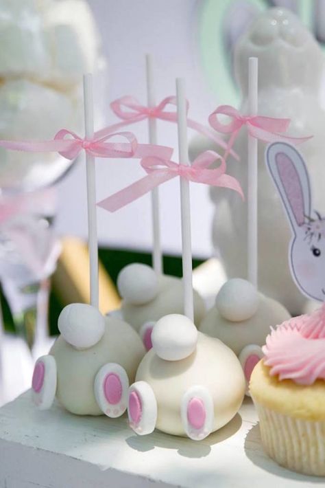 Some Bunny Is One Birthday, Bunny Baby Shower Theme, Bunny Birthday Theme, Bos Baby, Bunny Birthday Cake, Easter Cake Pops, Easter Birthday Party, Spring Birthday Party, Some Bunny Is One