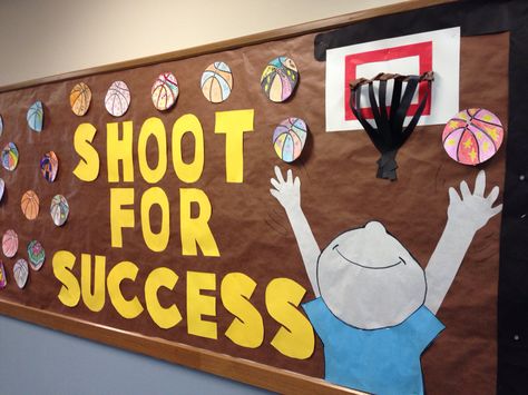 March Madness Board; students completed simple research for essays (behind basketballs). Testing Bulletin Boards, Team Bulletin Board, Sports Bulletin Boards, Physical Education Bulletin Boards, Pe Bulletin Boards, School Sports Theme, Sports Classroom, Sports Theme Classroom, Posters Ideas