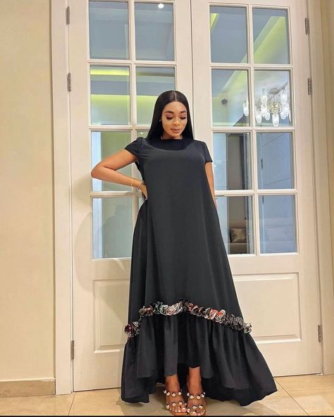 ❌❌❌ | Instagram Suits For Women Professional, Formal Suits For Women, Simple Long Dress, Boubou Styles For Women, Modest Dresses Fashion, Long African Dresses, Classy Gowns, Chic Dress Classy, African Print Dress Ankara