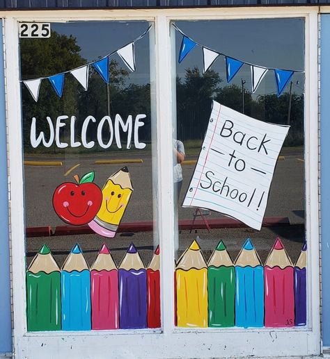 Class Windows Decoration Ideas, Window Decor Ideas For Preschool, School Windows Decorations, Childcare Window Ideas, Welcome Back To School Window Display, Window Decoration For Classroom, Preschool Classroom Window Decor, Preschool Window Display, Classroom Window Painting Ideas