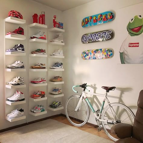 Shoe Box Wall, Sneakerhead Bedroom, Sneaker Room, Hypebeast Decor, Sneakerhead Room, Sneaker Displays, Office Sneakers, Hypebeast Room, Sneaker Storage