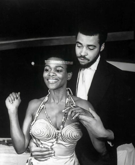 Cicely Tyson And James Earl Jones James Earl Jones, On The Wings Of Love, Cicely Tyson, Ian Mckellen, Black Knowledge, Vintage Black Glamour, Black Actors, Celebrity Workout, Black Hollywood