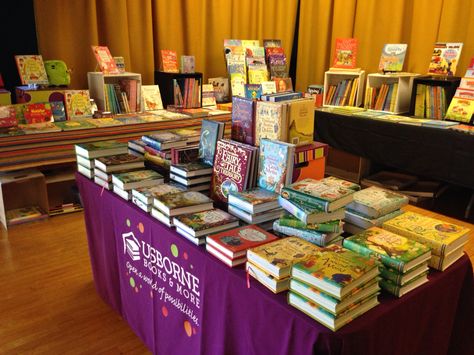 School volunteers help make book fair set-up quick & creative! SueSellsUsborne.com Book Fair Table, Book Fair Setup Display Ideas, Book Booth Display Ideas, School Council, School Book Fair, Usborne Books Party, Vendor Ideas, Booth Setup, Book Fairs