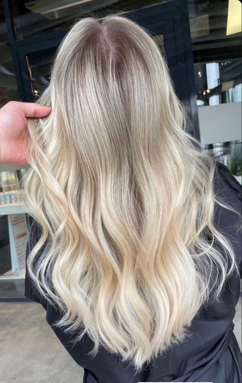 #freelights #keşfet #keşfetteyiz #fyp #qualiskuaför #curtainbangs #freshcut #ghostcut #ombre #haircut #ankara #kuaför #brushlight #hair #myfavorite Hair Color Shades, Hair Colors, Color Shades, Hair Ideas, Hair Inspiration, Blonde Hair, Hair Makeup, Hair Color, Blonde