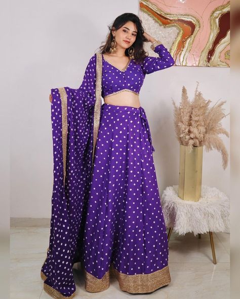 Bandhani Crop Top Lehenga, Kurti And Sharara, Bandhani Lehenga, Dark Green Prom Dresses, Somya Gupta, Indian Dress Up, Best Indian Wedding Dresses, Navratri Collection, Lehenga Saree Design