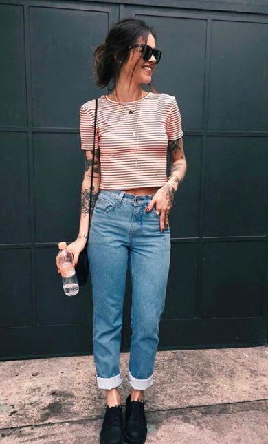 need a good pair of high waist jeans don't like stomach to show in crop top Teen Diy, Jaket Denim, Blue Mom Jeans, 여름 스타일, Hipster Outfits, Outfit Jeans, Trendy Summer Outfits, Stil Inspiration, Mode Inspo