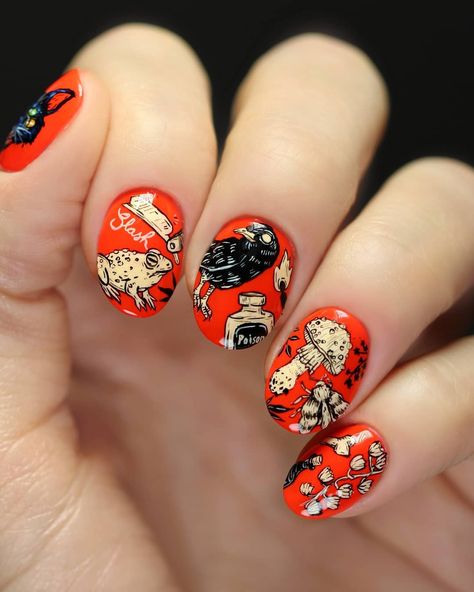 Cryptid Nails, Cricut Nail Art, Nail Halloween, Nail Art Paint, Fingernails Painted, Charm Bracelet Watch, Spooky Nails, Polished Nails, Witchy Nails