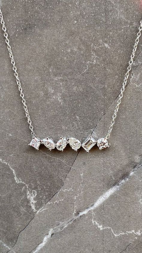 Diamond Bar Necklace, Diamond Pendants Designs, Solitaire Diamond Pendant, Diamond Pendant Sets, Jewelry Set Design, Diamond Necklace Designs, Fancy Necklace, Solitaire Pendant Necklace, Diamond Jewelry Designs