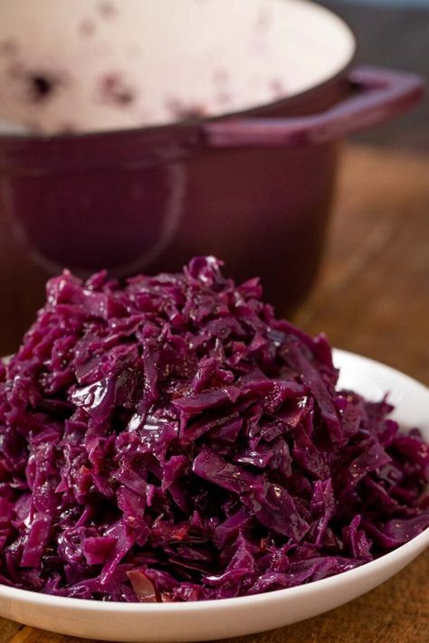 Purple Cabbage Recipes, German Red Cabbage, Sweet And Sour Cabbage, Sour Cabbage, Red Cabbage Recipes, German Food Authentic, Braised Red Cabbage, German Potato Salad, Purple Cabbage