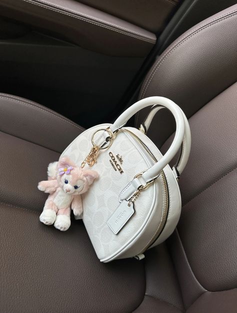 Tas Celine, Tas Coach, Duffy And Friends, Pig Bag, My Style Bags, Shopping Haul, Luxury Bags Collection, Handbag Essentials, Girly Bags