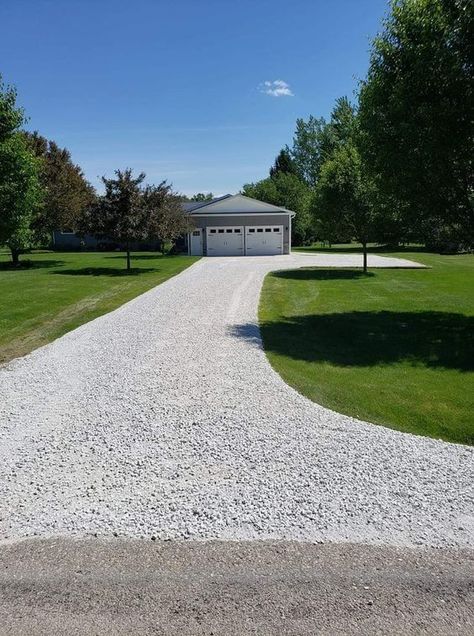 White Pebble Driveway, White Rock Driveway, White Gravel Driveway, Rock Driveways, Rock Driveway Ideas, Long Driveway Landscaping, Gravel Driveway Ideas, Pebble Driveway, Driveway Materials