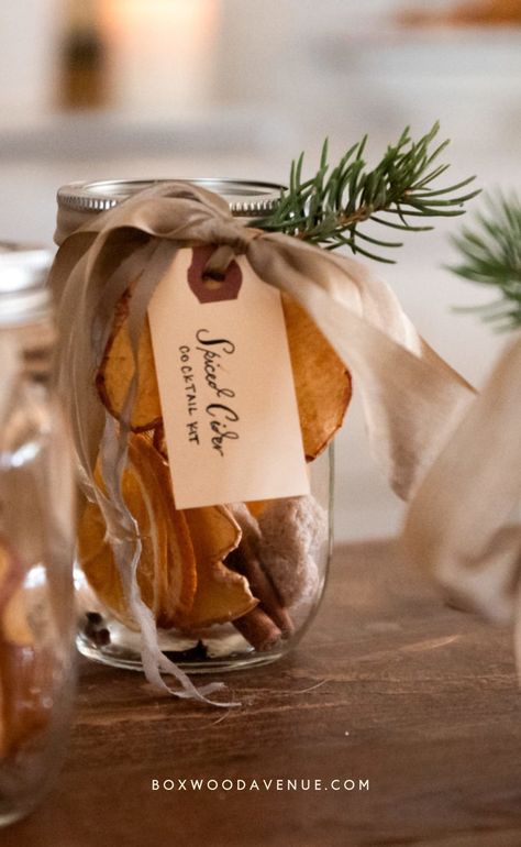 Old Fashioned In A Jar Gift, Cocktail In A Jar Gift Christmas, Diy Infusion Jar, Homemade Holiday Food Gifts, Jar Recipes Gifts Dry Mixes Christmas, Dry Cocktail Mixes, Dry Cocktail Mixes In A Jar, Mulled Wine Spices Gift, Homemade Cocktail Infusion Kit