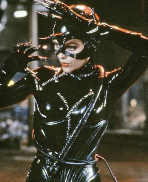 Gato Batman, Batman Et Catwoman, Batman Returns 1992, Catwoman Costume, Catwoman Selina Kyle, Catwoman Cosplay, Tim Burton Films, Batman Returns, Batman And Catwoman