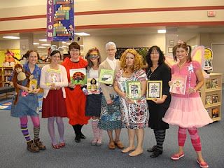 love this idea.  i think the teachers at Peine should do this next year for read across america week!  Book character day, teacher dress up ideas Teacher Dress Up Ideas, Viola Swamp, Book Parade, Book Characters Dress Up, Grouchy Ladybug, Character Day, Teacher Dress, Book Character Day, Dress Up Ideas