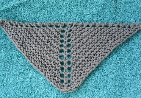 Free Knit Shawl Patterns, Comfort Shawl, Blanket Squares, Shawl Knitting, Beginner Knitting, Freebie Friday, Knitting Tips, Triangle Shawl, Prayer Shawl