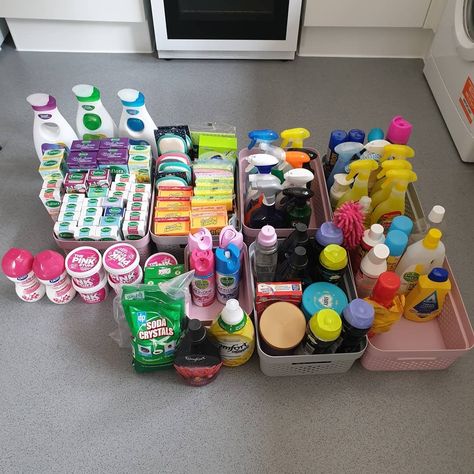 𝙈𝙧𝙨 𝙋𝙚𝙖𝙘𝙝𝙮 𝘾𝙡𝙚𝙖𝙣 on Instagram: “Here's my entire stash of cleaning goodies😍🤩😍🤩😍🤩 . . I'm very lucky to have a utility room off my kitchen, and a storage cupboard in my…” Cleaning Products Storage Ideas, Deep Clean New House, Cleaning Products Aesthetic, Cleaning Supplies Aesthetic, Cleaning Product Storage, House Cleaning Supplies, Peachy Clean, Clean Core, Cleaning Cupboard