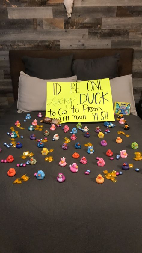 Cute Promposal, Sadie Hawkins Proposals, Girl Ask Guy, Creative Prom Proposal Ideas, Sadies Proposal, Cute Hoco Proposals, Prom Invites, Homecoming Poster Ideas, Cute Promposals