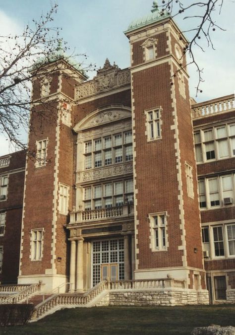 Big Academy Building, School Building Reference, Private School Architecture, School Buildings Aesthetic, School Buildings Architecture, Witch School Building, High School Building Aesthetic, Old School Building Aesthetic, Vintage School Building