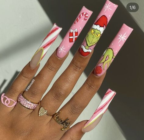 Nails Ideas December, Simple Christmas Nail Ideas, Classy Christmas Nails, Cute Christmas Nail Designs, Simple Christmas Nail, Mobile Nail Technician, Christmas Nail Designs Acrylic, Grinch Nails, Unique Manicure