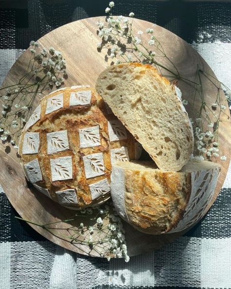 (99+) loftyangel on Tumblr: Image tagged with bread, baking, cottagecore Cottagecore Baked Goods, Bread Baking Aesthetic, Bread Cottagecore, Cottagecore Dinner, Baking Cottagecore, Elven Food, Baking Aesthetic, Bread Making, Tumblr Image