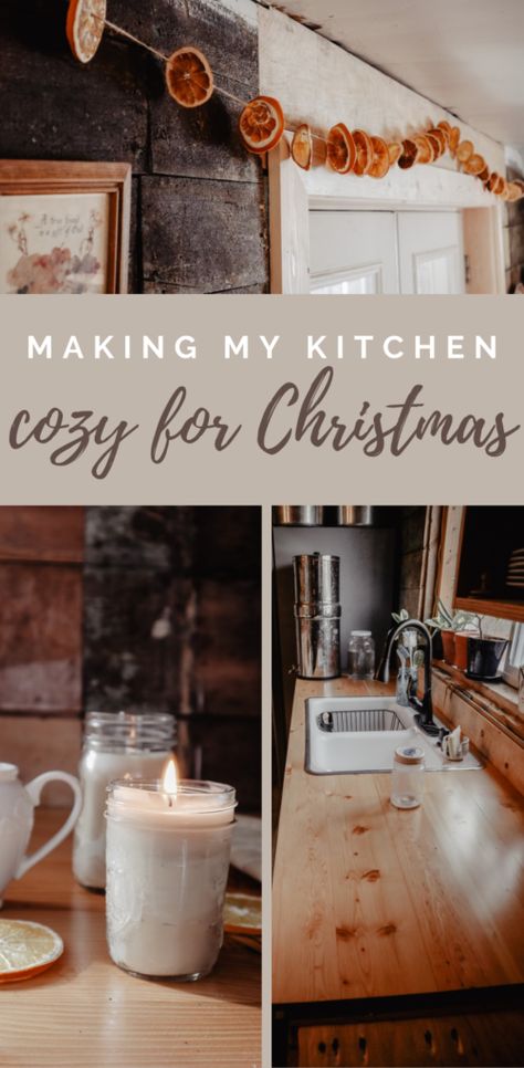 Homestead Christmas Aesthetic, Vintage Cozy Christmas, Cozy Christmas Kitchen Decor, Christmas Hygge Aesthetic, Hygge Christmas Aesthetic, Hygge Christmas Decorating Ideas, Homey Christmas Aesthetic, Christmas Decorating Kitchen, Simple Christmas Kitchen