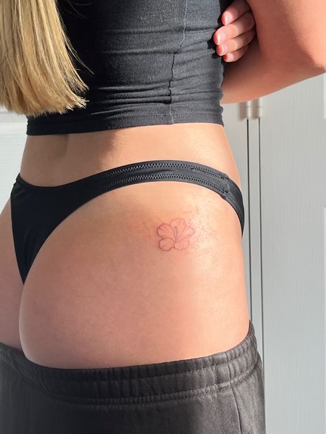 Tattoo In Hawaii, Tiny Hawaiian Flower Tattoo, Flower Tattoo Hawaiian, Tropical Small Tattoos, Matching Hawaii Tattoos, Plumeria Hip Tattoo, Hibiscus Flower Hip Tattoo, Fragipanni Flower Tattoo, Hawaii Small Tattoo