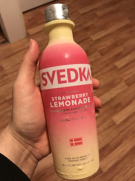 svedka strawberry lemonade vodka 🍓🍋🥂 Pink Lemonade Smirnoff Vodka Drinks, Vodka Raspberry Lemonade, Vodka Pink Lemonade, Svedka Strawberry Lemonade, Tito’s Strawberry Lemonade, Svedka Vodka, Strawberry Vodka, Lemon Lemonade, Strawberry Lemonade