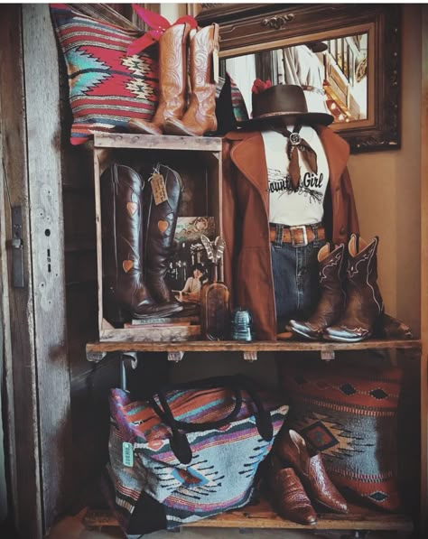 Western Display Booth, Western Boutique Ideas Products, Western Retail Display Ideas, Western Booth Display, Western Window Display, Western Booth Display Ideas, Boutique Window Display Ideas, Western Boutique Ideas, Rustic Retail Store Design