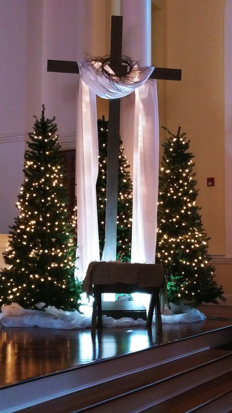 Churches Decorated For Christmas, Decorate Church For Christmas, Navity Scene Display Ideas, Church Nativity Displays, Church Christmas Tree Ideas, Winter Church Decorations, Christmas Decor For Church Sanctuary, Christmas Decoration For Church, Church Sanctuary Christmas Decor