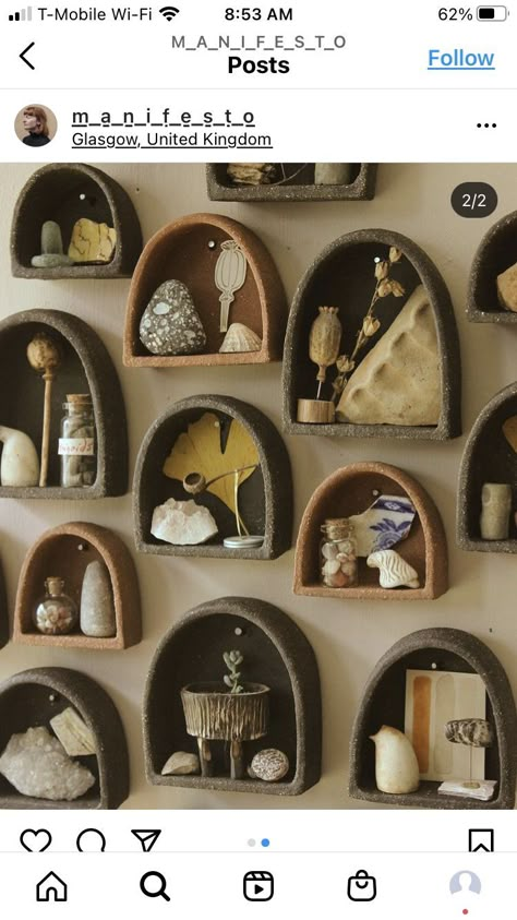 Clay Wall Sculpture Ideas, Ceramic Curio Shelf, Ceramic Altar, Shrines Art, Pottery Handbuilding, Hand Built Pottery, Pottery Classes, Ceramics Pottery Art, Pottery Sculpture