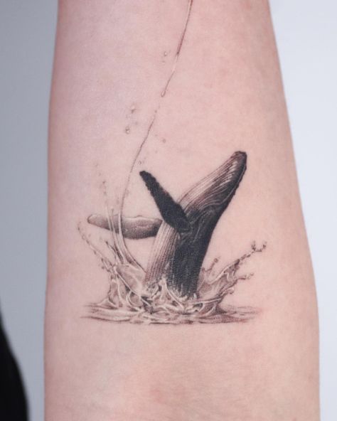 Orca Design, Nautical Tattoo Sleeve, Orca Tattoo, Boho Tattoos, Whale Tattoos, Insect Tattoo, Blue Tattoo, Chest Tattoos For Women, Waves Tattoo