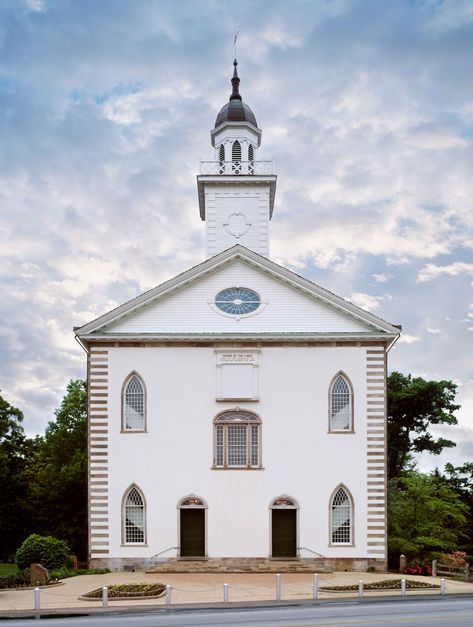 Personal Stories from Sacred Sites: The Kirtland Temple and Nauvoo Landmark Acquisition Kirtland Temple, Nauvoo Temple, Lds Living, Sacred Sites, Church Of Jesus Christ, The Church, Jesus Christ, Temple, Jesus