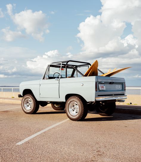 "Dune" The 1971 Ford Bronco is the latest print from the "Surf Car Series" by Timothy Mollen Ford Bronco Beach Aesthetic, Old Ford Bronco Aesthetic, Old Ford Broncos, 1971 Ford Bronco, Old Bronco Aesthetic, Vintage Bronco Aesthetic, Vintage Ford Bronco Aesthetic, Vintage Bronco Ford, Ford Bronco Aesthetic