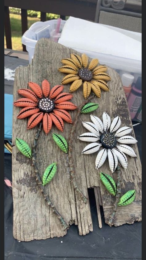 Cap Art, Bottle Cap Art, Diy Storage Cabinets, Cabinets Diy, Garden Art Sculptures Diy, Diy Cardboard Furniture, Summer Dresses For Wedding Guest, Garden Art Crafts, Diy Storage Furniture