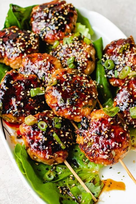 Tsukune Recipe, Keto Teriyaki Sauce, International Appetizers, Japanese Meatballs, Keto Teriyaki, Grilled Meatballs, Japanese Appetizers, Paleo Ideas, Teriyaki Meatballs