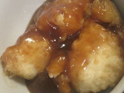 Caramel Dumplings, Layered Dessert Recipes, Hot Desserts, Sweet Dumplings, Homemade Recipes Dessert, Dumplings Recipe, Dumpling Recipe, Caramel Recipes, Asian Desserts