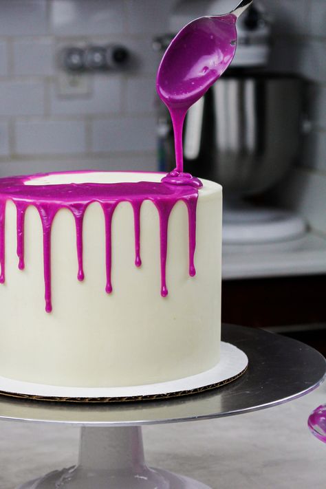 Purple Drip Cake, Drip Cake Recipes, Drippy Cakes, Red Birthday Cake, Cake Drip, Red Birthday Cakes, Whiskey Cake, Chocolate Drip Cake, Recipe Tutorial