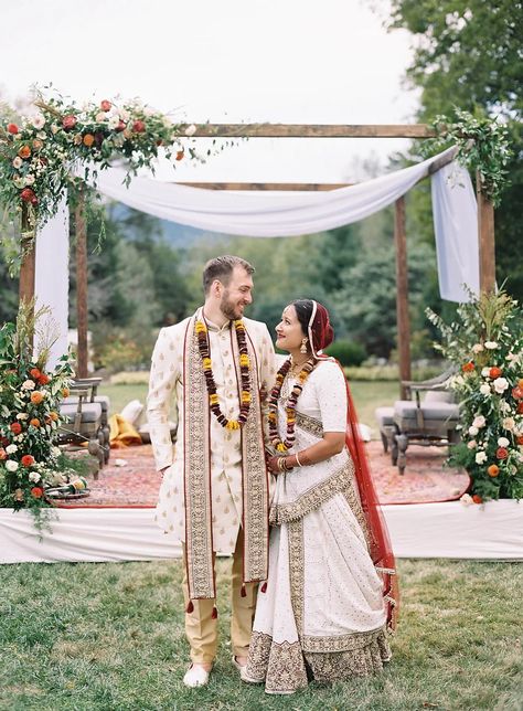 Indian American Wedding at The Clifton Inn Indian American Wedding Fusion Decor, Indian American Wedding Fusion, Sikh Wedding Photography, Indian American Weddings, Mandap Design, Charlottesville Virginia Wedding, Cross Wedding, Wedding Altar, Modern Indian Wedding