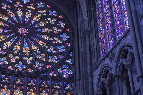 Stained Glass Desktop Wallpaper, Architecture Pc Wallpaper, Gothic Desktop Wallpaper, Gothic Architecture Aesthetic, Stained Glass Wallpaper, Geometric Wallpaper Iphone, Wallpaper Horizontal, Crochet Caps, Stained Glass Windows Church