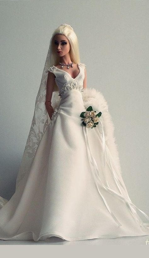 #uniqueweddingdresses Barbie Bridal, Barbie Wedding Dress, Unique Wedding Dresses, Barbie Doll Clothing Patterns, Barbie Mode, Barbie Bride, Wedding Dress Patterns, Curvy Barbie, Barbie Dress Fashion