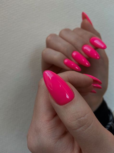 Gel Polish Designs, Nail Paint Shades, Neon Nail Polish, Hard Gel Nails, Nagellack Trends, May Nails, Nail Color Trends, Spring Nail Trends, Happy Nails