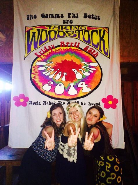 Woodstock themed Senior Band Party 2014!  U of SC Gamma Phi Beta Woodstock 1969 Party Theme, Woodstock Theme, Woodstock Party, 60s Theme, Woodstock 1969, Bid Day Themes, Beach Themed Party, Gamma Phi Beta, Gamma Phi